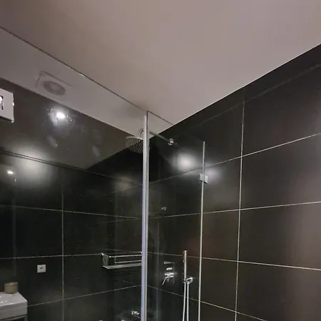 Urban Oasis- Terrace And Space For 4 *