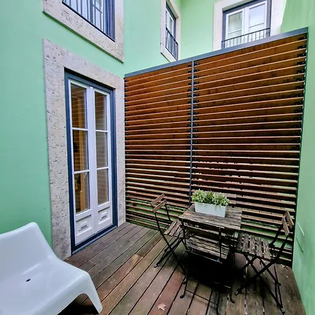 Urban Oasis- Terrace And Space For 4 * ליסבון